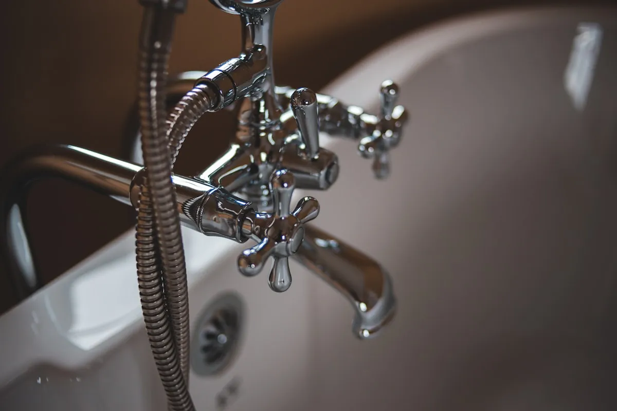 Robinetterie de baignoire installée lors d'une intervention